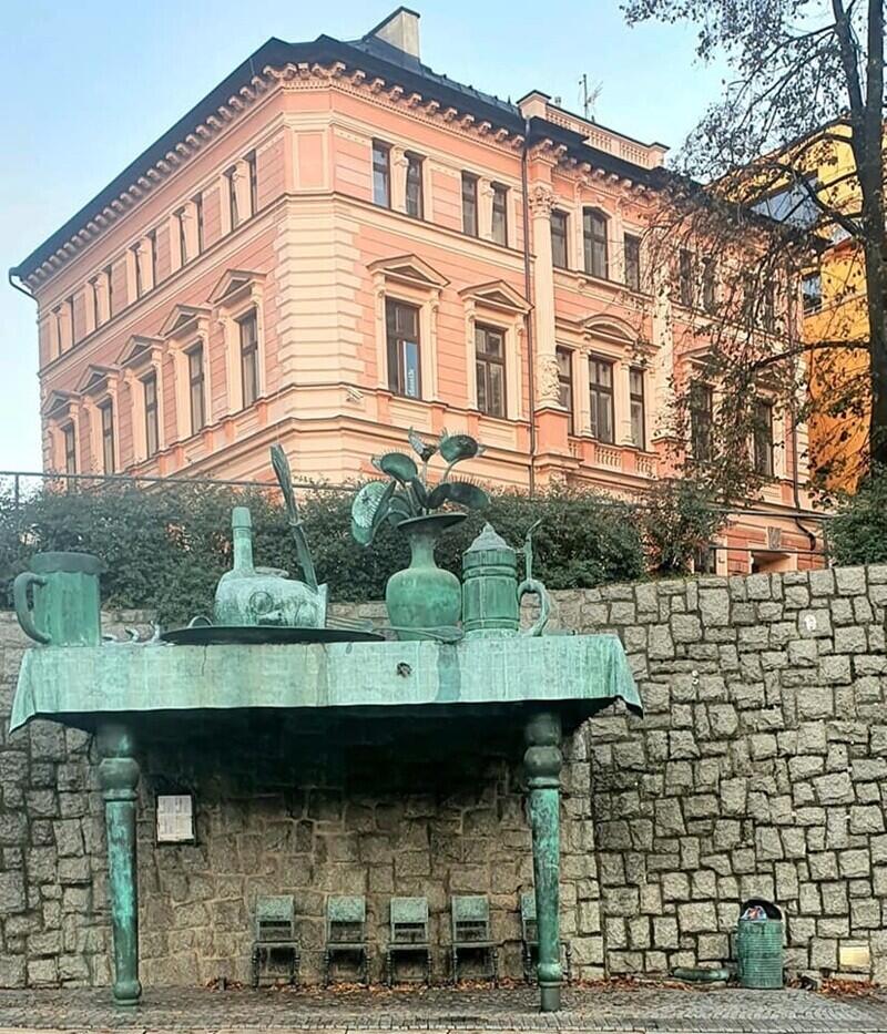 Černého dílo v plné velikosti a zakomponované do architektury centra Liberce, foto: FB